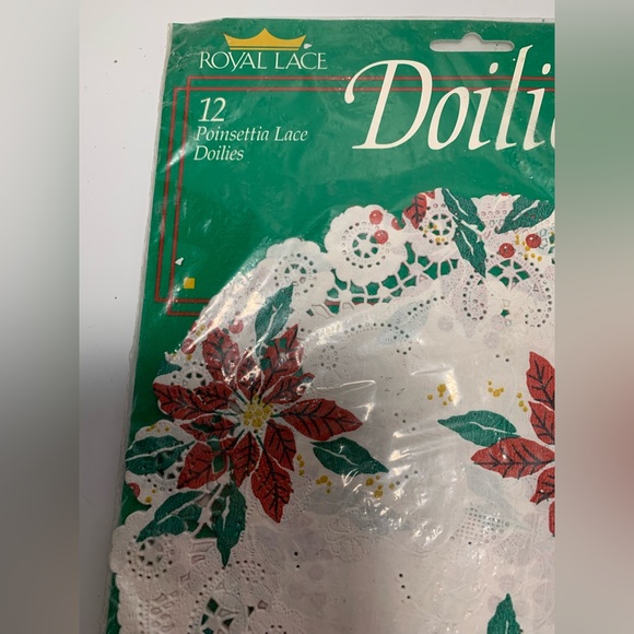 Vintage 8 Inch Doilies Paper Lace Poinsettias Package of 12 New in Package - Picture 3 of 6
